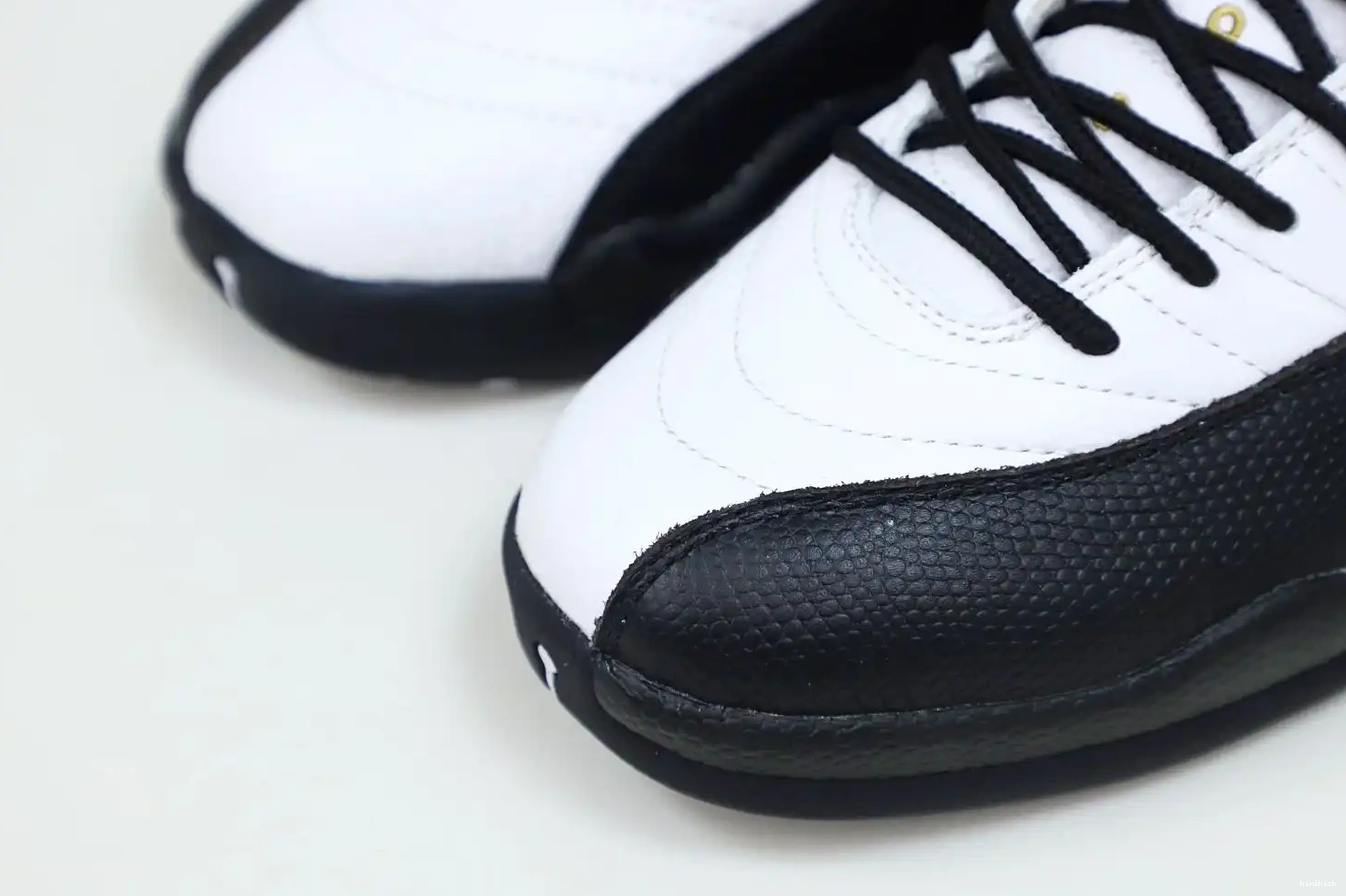 'ROYALTY' RETRO JORDAN AIR Kimikick 12 0430